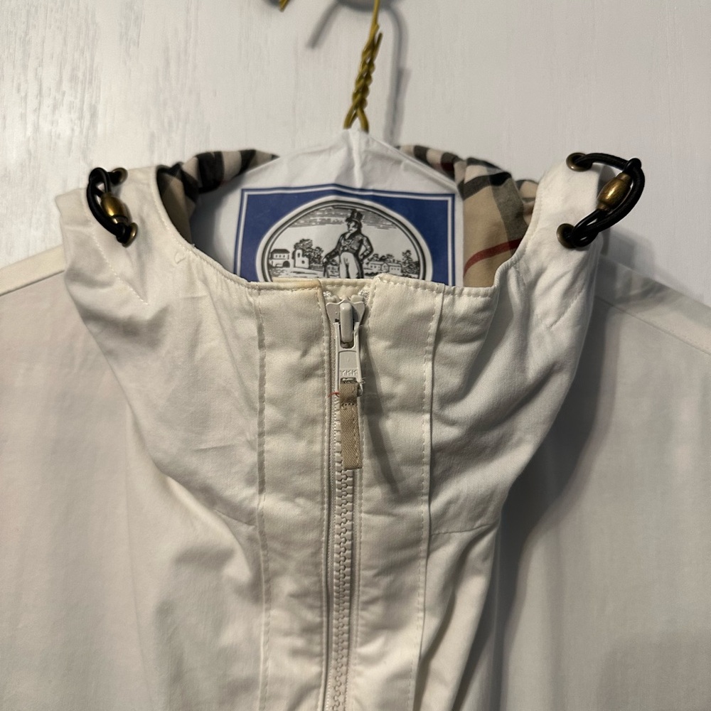 Burberry White Raincoat/Windbreaker with Hood - Size M - Picture 4 of 15